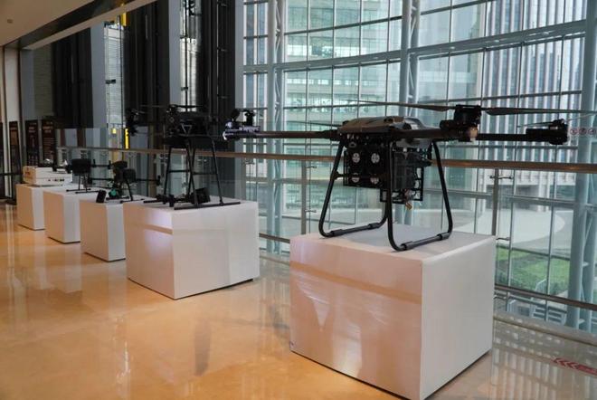 无人机开启“空中机器人”自主飞行新时代尊龙凯时APP氢源智能发布多用途AI(图1) 无人机开启“空中机器人”自主飞行新时代尊龙凯时APP氢源智能发布多用途AI(图1)